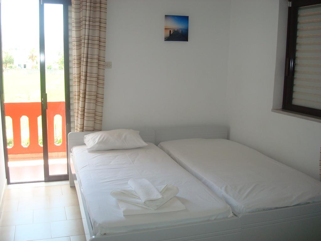 Rooms Leonidas Kíssamos Exterior foto